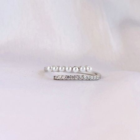 925 Sterling Silver Studded Pearl Adjustable Cocktail Ring